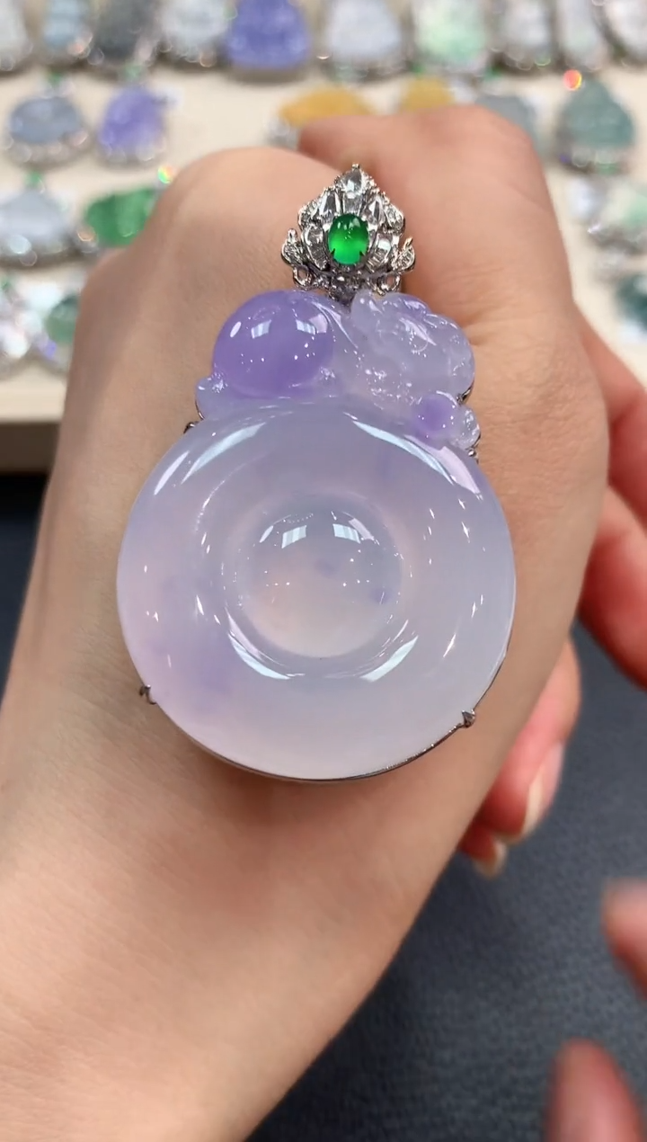 【闪购商品】翡翠吊坠(不含链)18K金镶嵌n23有色差