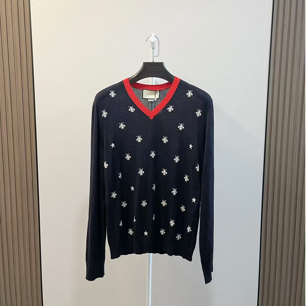 全新未使用 GUCCI/古驰 /v领满印蜜蜂长袖羊毛毛衣/尺码L