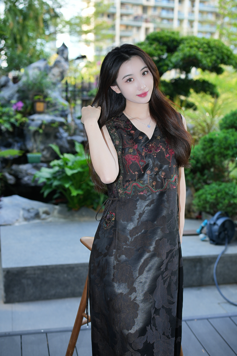 蓝大【蝶纹】桑蚕丝无袖连衣裙7633