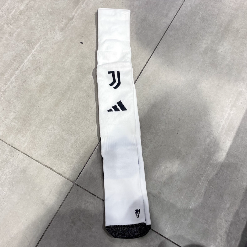 Adidas/阿迪达斯 男子足球袜尤文图斯球迷版主场足球袜长袜IS8004