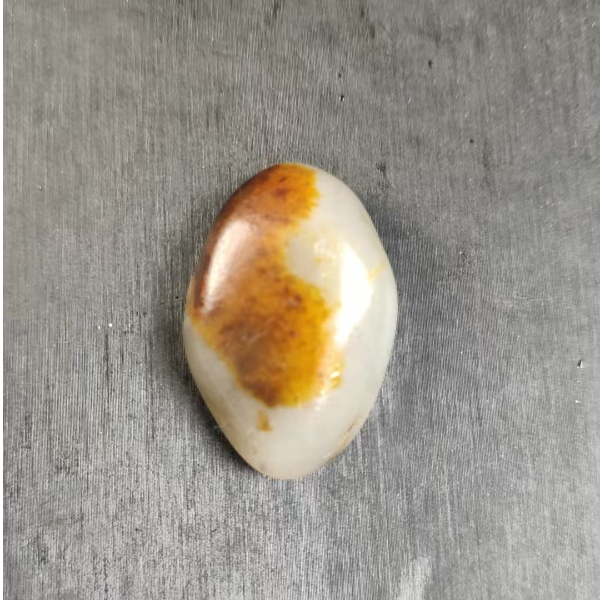 巴依哥精美和田玉12.4克