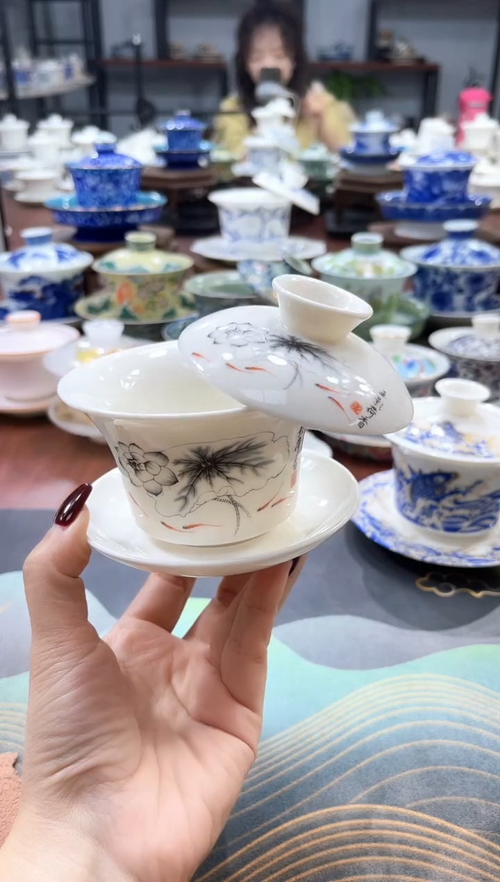 【闪购商品】小号玉影荷香马蹄盖碗