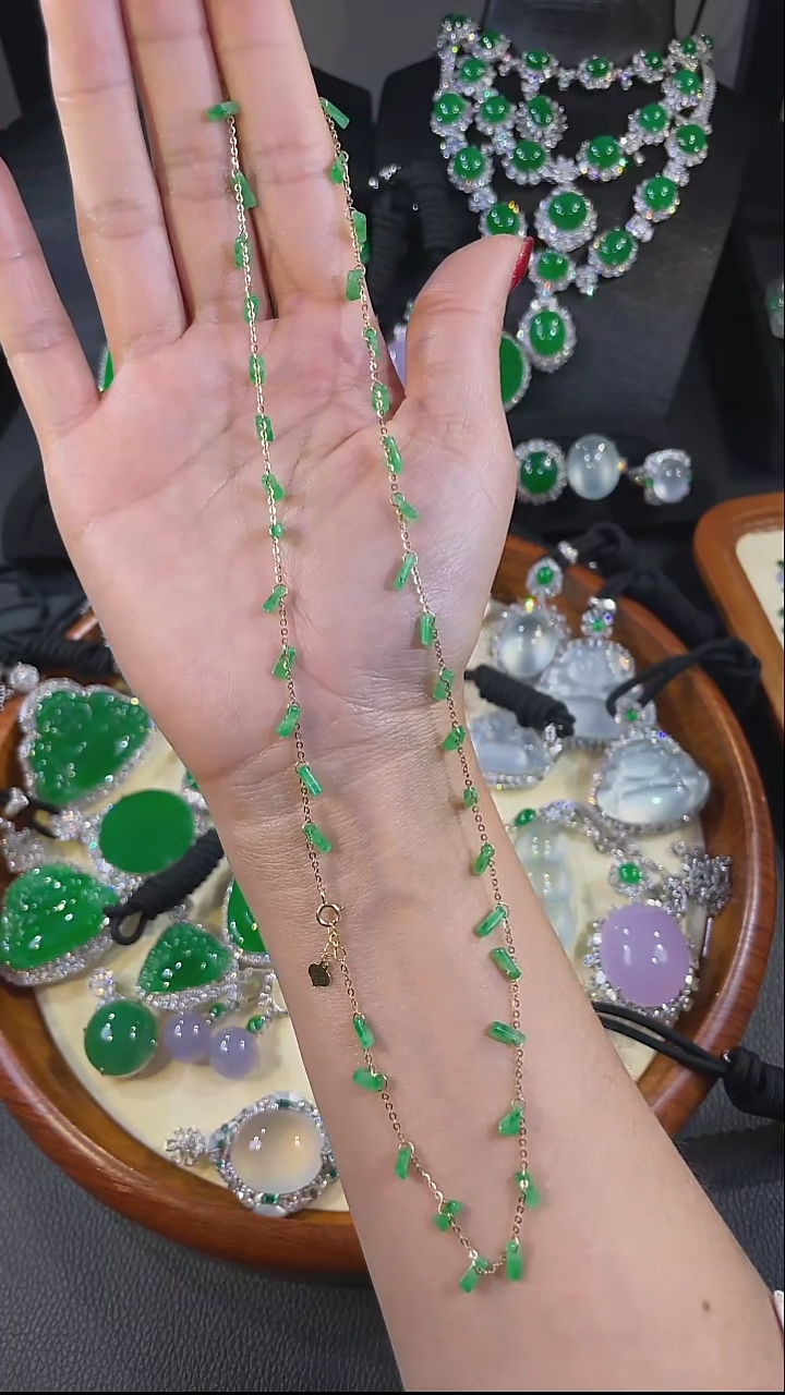 【闪购商品】翡翠颈饰18K金镶嵌翡翠