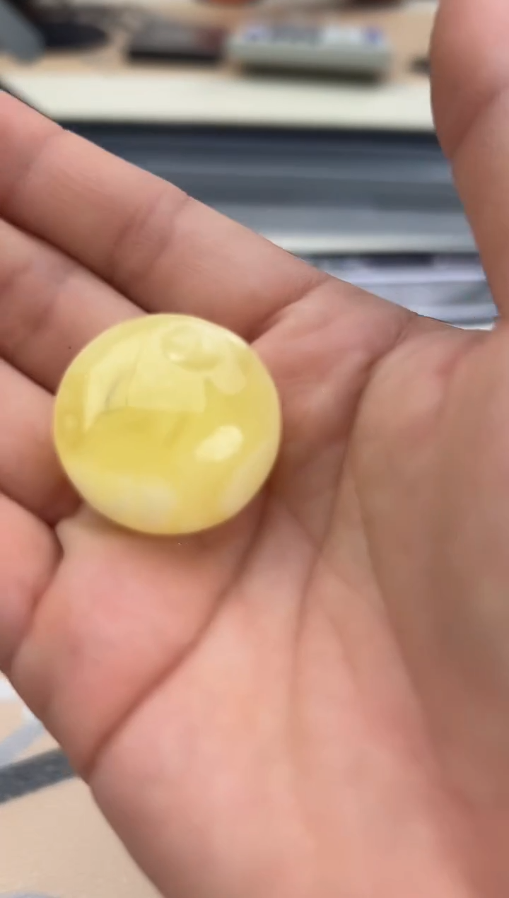 【闪购商品】琥珀裸石未镶嵌蜜蜡吊坠