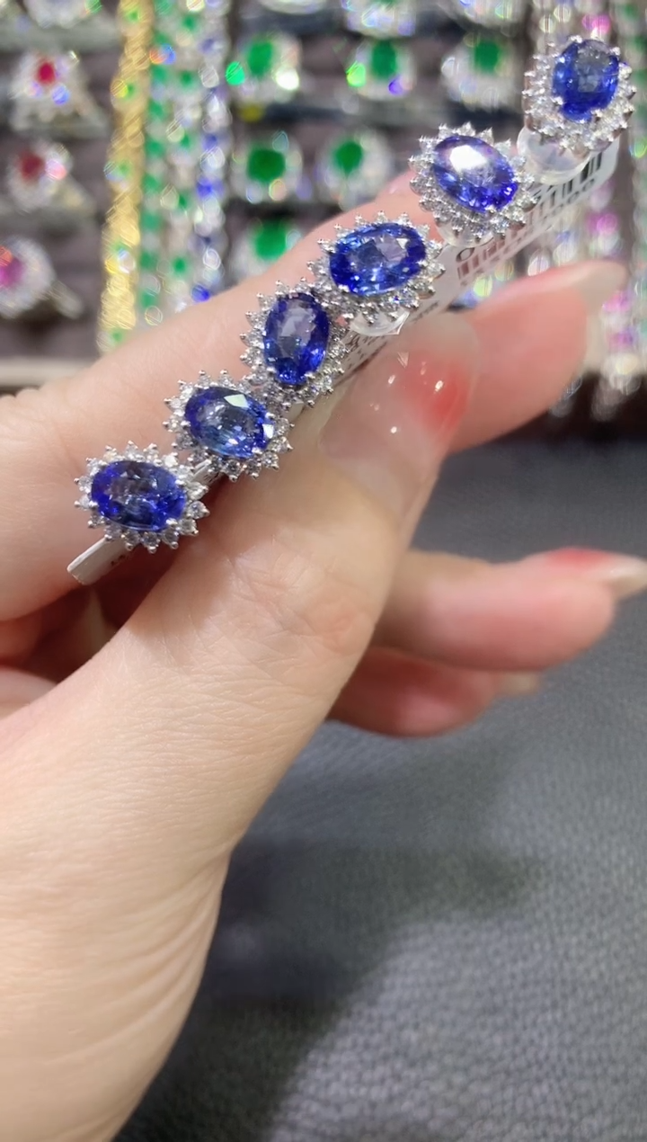 【闪购商品】蓝宝石耳饰18K金镶嵌A73 多样性发货一件