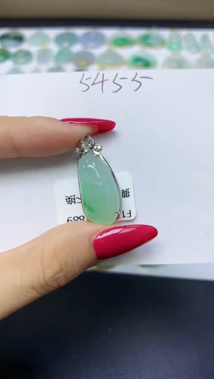颈饰18K金镶嵌翡翠天然缅甸A货翡翠百元以上9元证书费自理