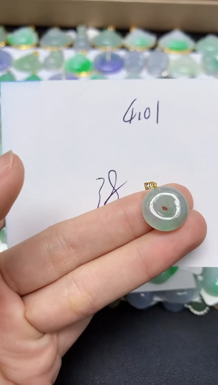 翡翠18K金镶嵌颈饰 天然翡翠A货