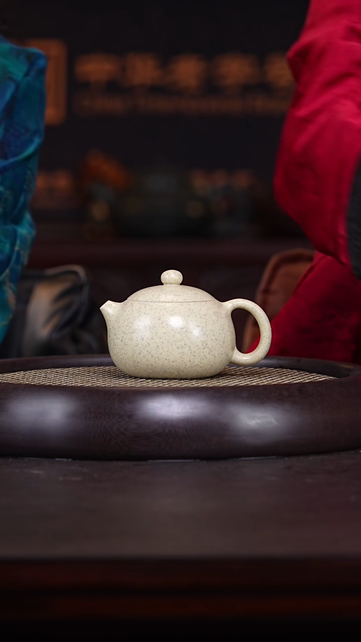 【闪购商品】紫砂茶壶杨建英31-104 羊脂白玉段