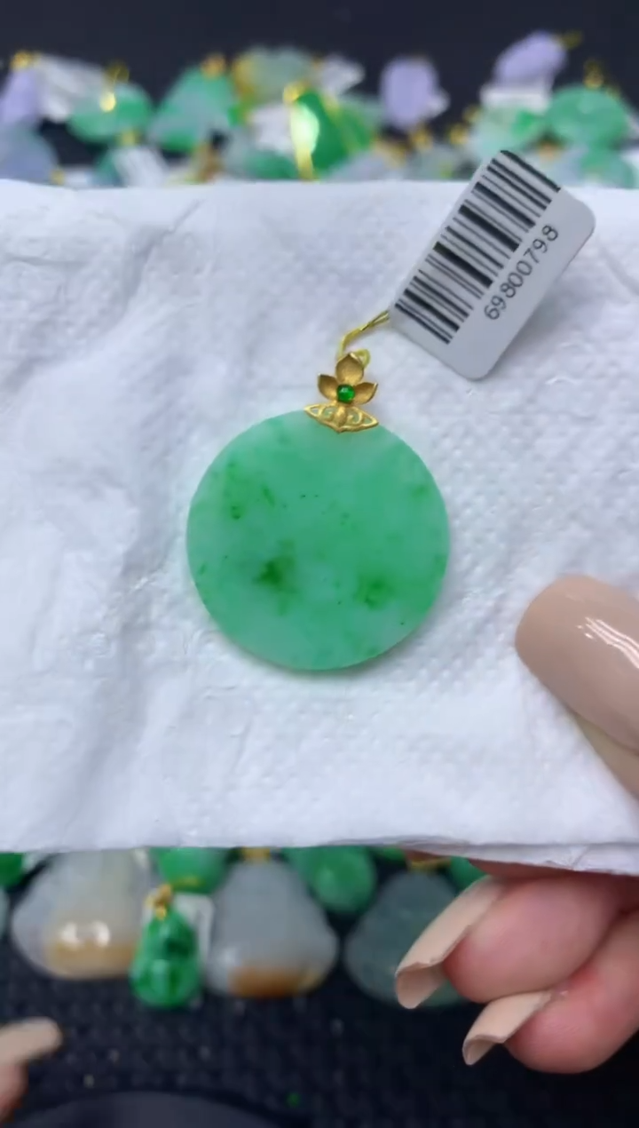 颈饰18K金镶嵌翡翠天然缅甸翡翠A货