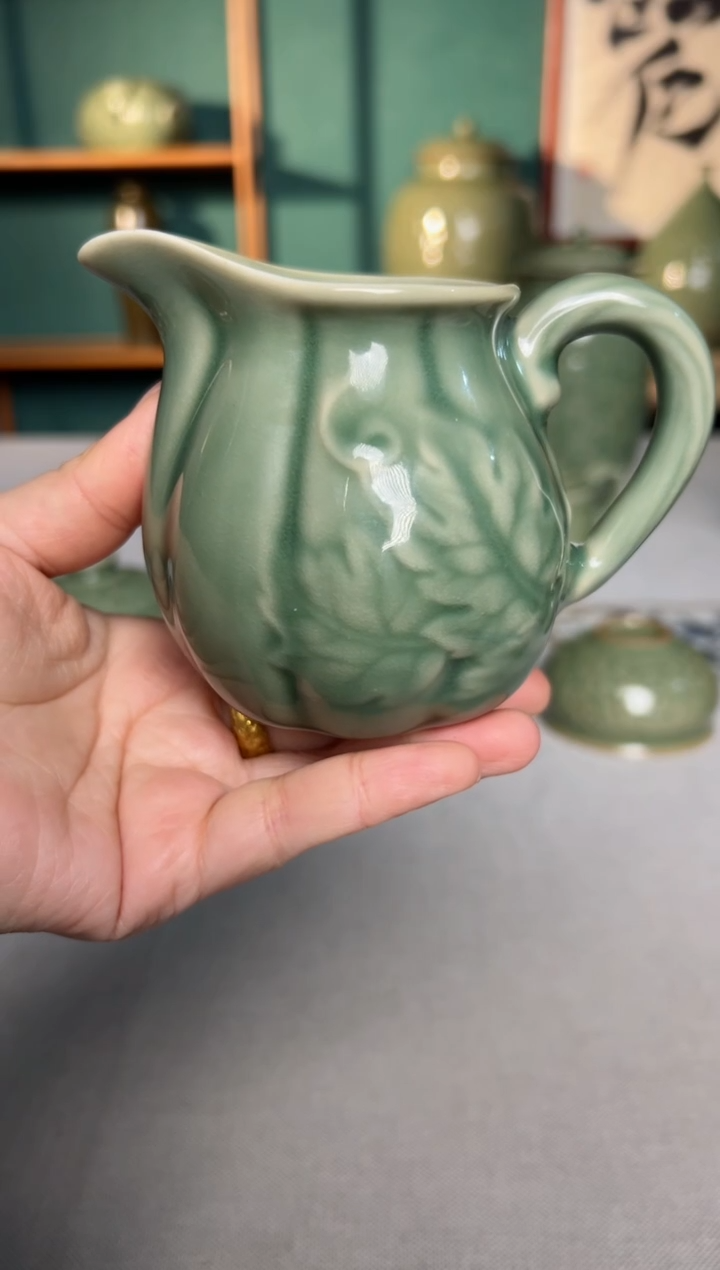 【闪购商品】其他耀州窑青釉瓜棱公道杯