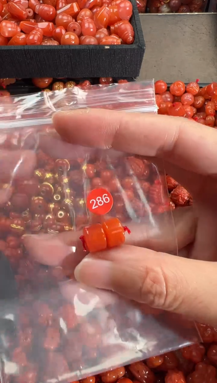 【闪购商品】南红玛瑙颈饰未镶嵌1