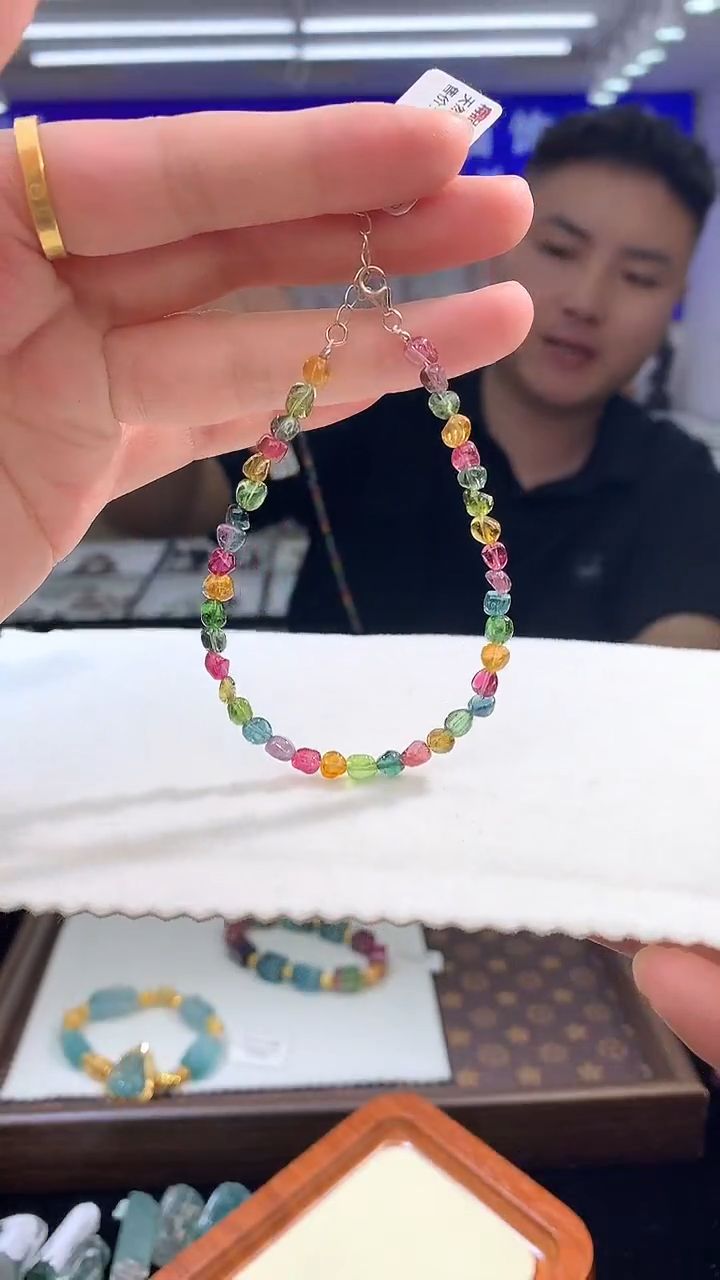 18K金镶嵌手链碧玺独家设计款多样性发其一