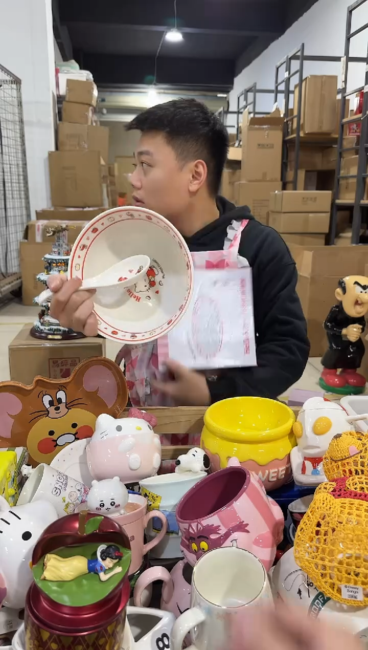 瓷片红色原盒kt猫碗勺2件套