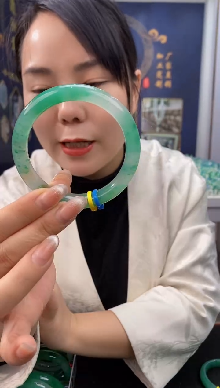 【闪购商品】石英质玉手镯未镶嵌010