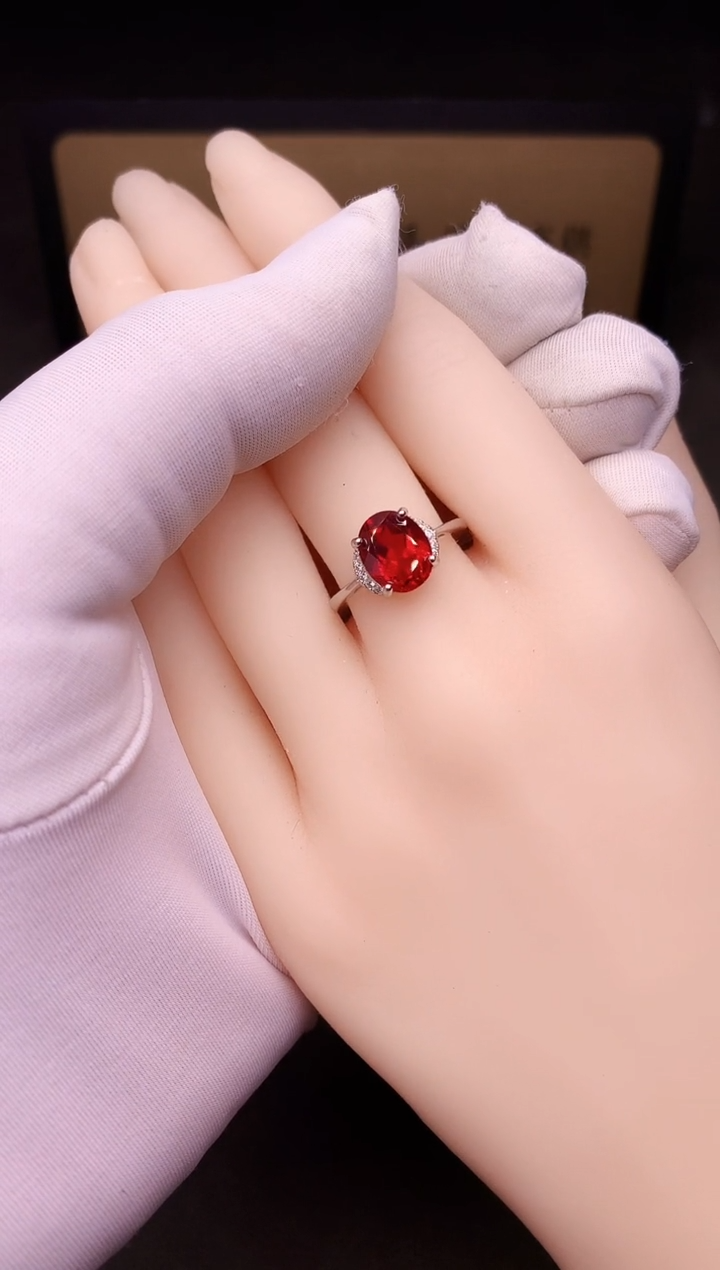 银S925镶嵌戒指红宝石······