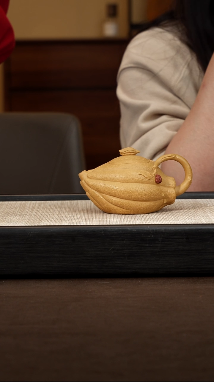 茶壶紫砂【P068】小佛手  180c  GJF