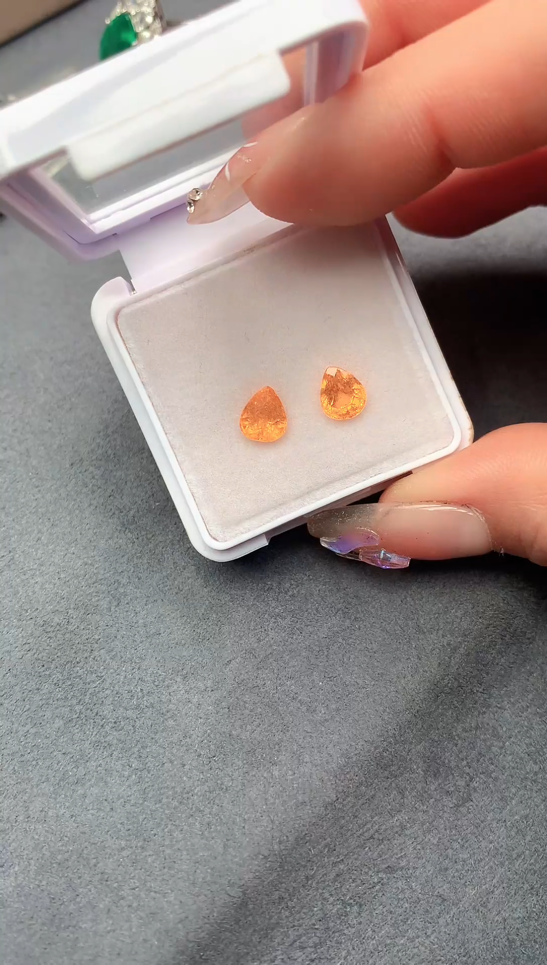 【闪购商品】石榴石（芬达石）耳饰未镶嵌3.1克拉