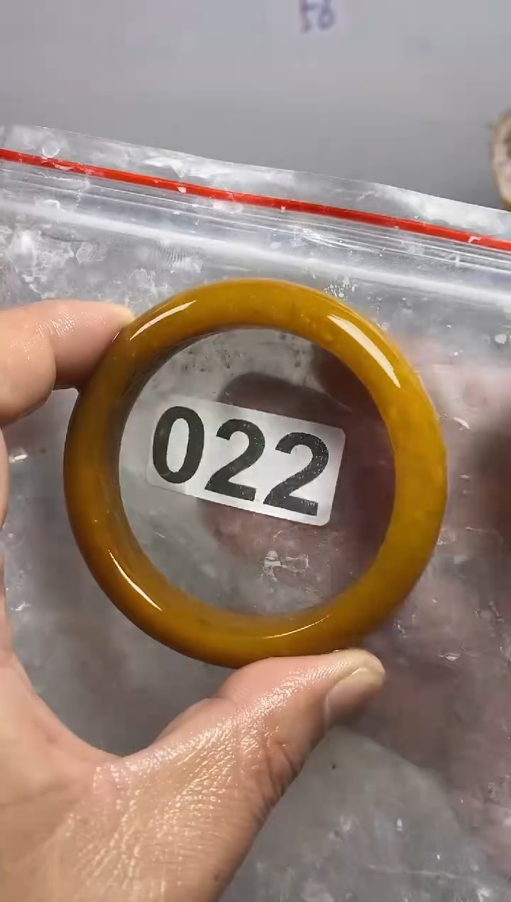 石英质玉手镯未镶嵌5556