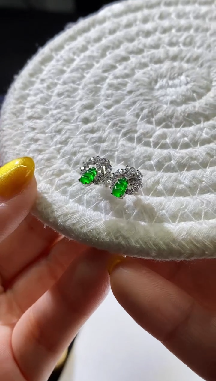 【闪购商品】翡翠挂件18K金镶嵌一对耳钉