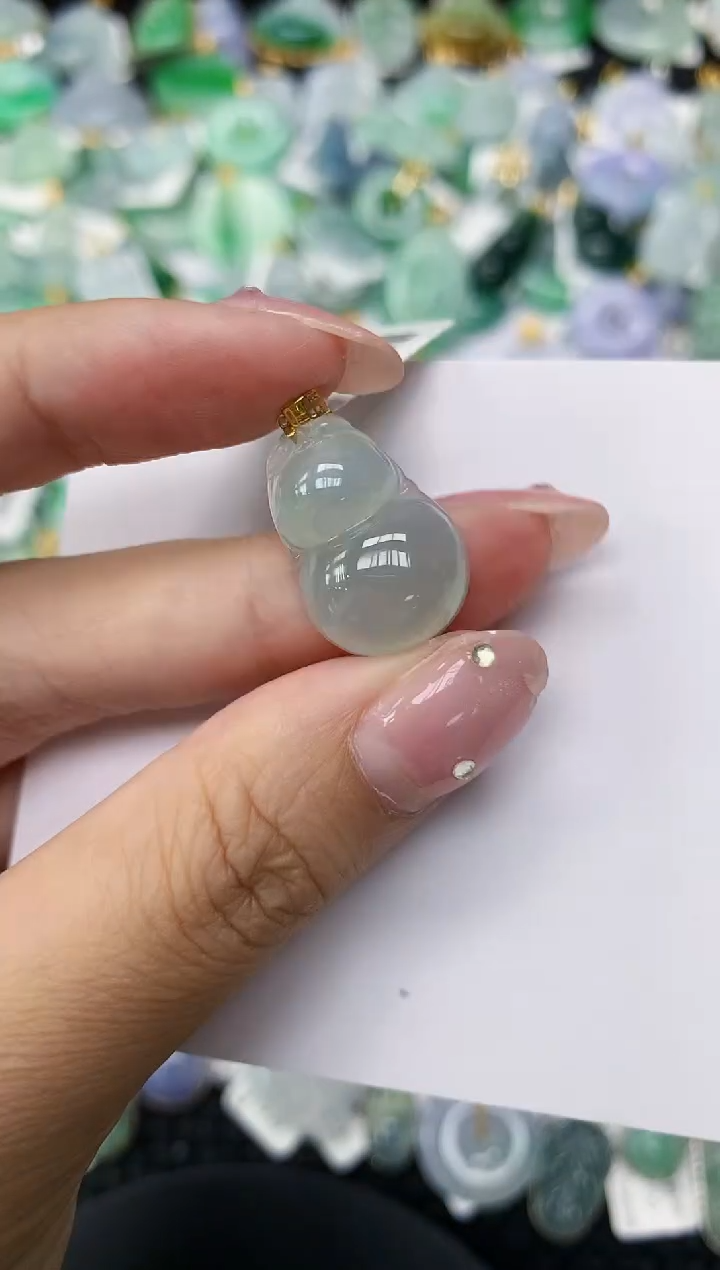 翡翠18K金镶嵌颈饰11111111111