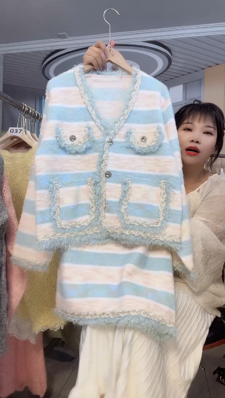 毛衣小小月精选服饰