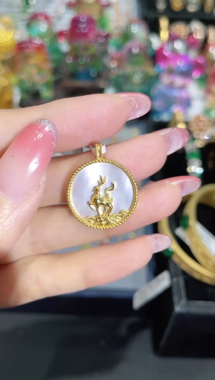 18K金镶嵌贝壳吊坠吊坠