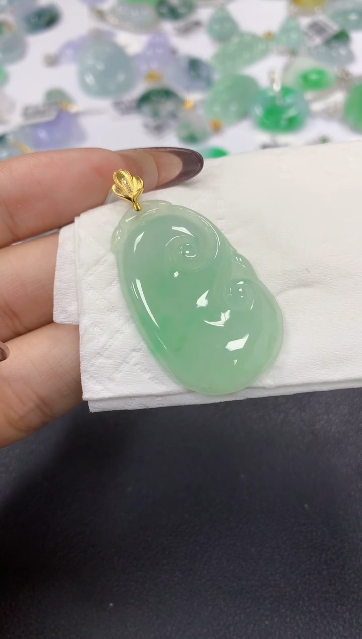 颈饰18K金镶嵌翡翠a货假一赔三支持复检百元上9元证书费自理