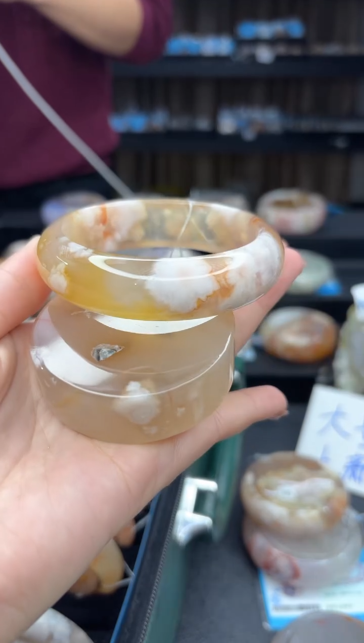 【闪购商品】石英质玉手镯未镶嵌176（59圈赠送镯心）