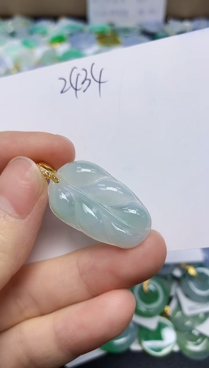 翡翠未镶嵌颈饰天然缅甸翡翠A货