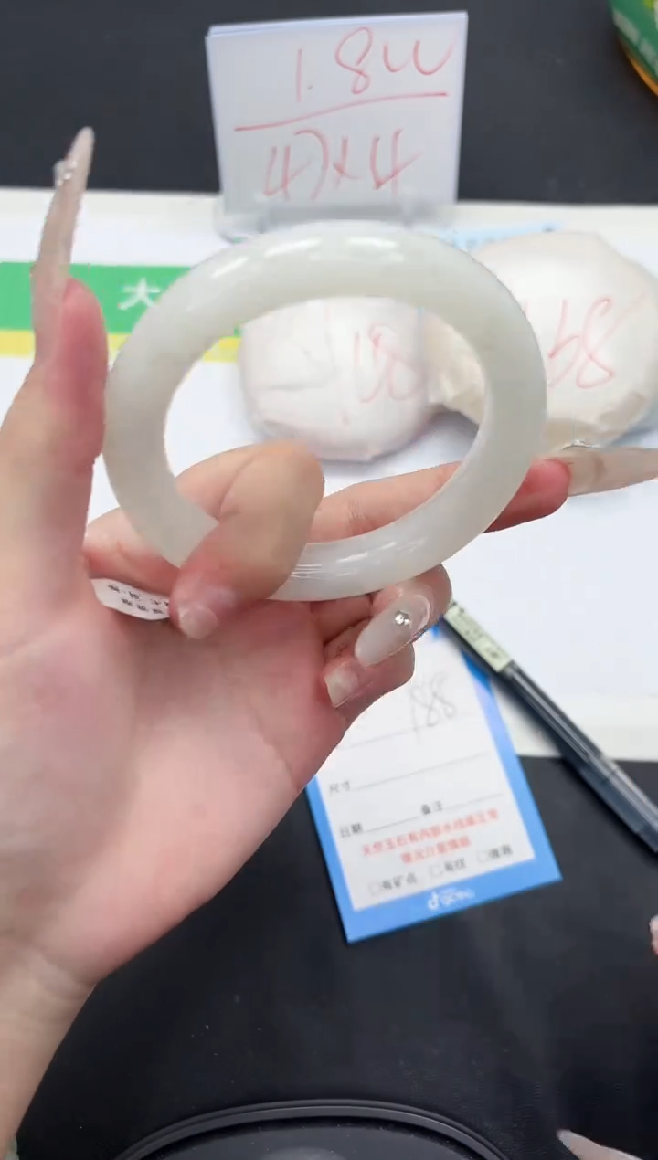 和田玉未镶嵌手镯127-58.8