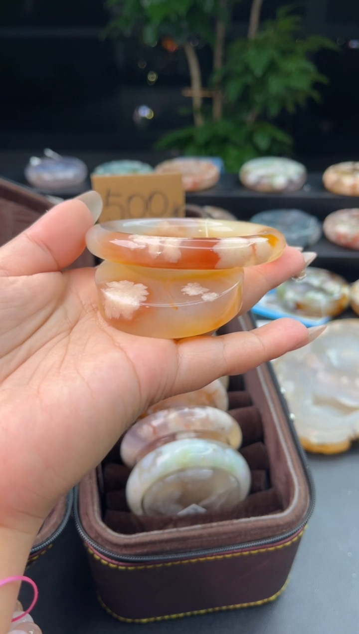 【闪购商品】石英质玉手镯未镶嵌赠送镯心（圈口54