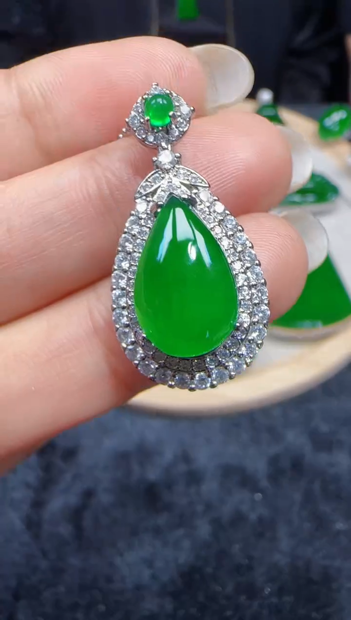 未镶嵌定制翡翠翡翠吊坠14