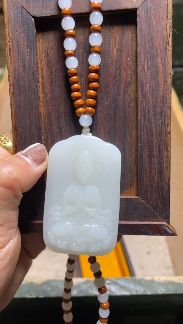 【闪购商品】观音带链子1件
