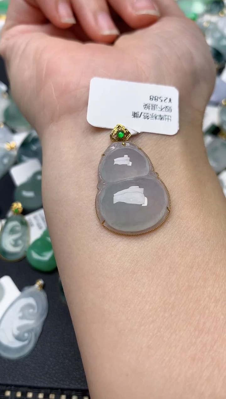 颈饰18K金镶嵌翡翠天然缅甸A货翡翠