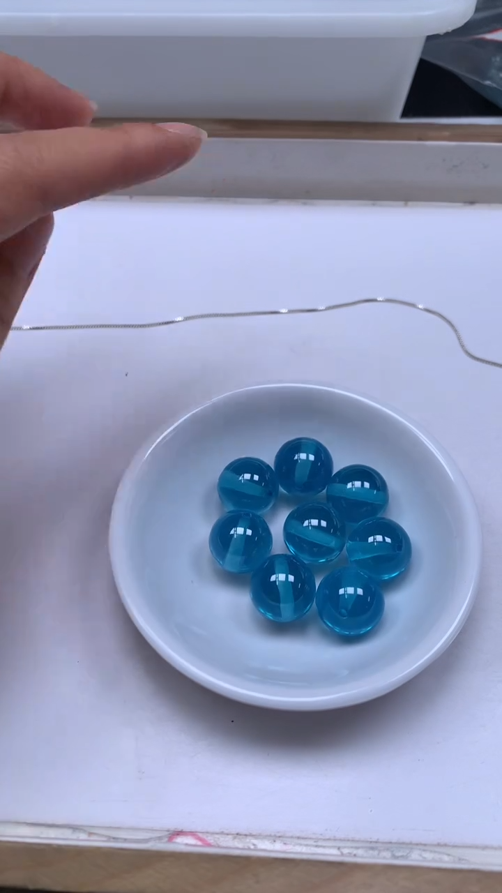 未镶嵌散珠红宝石E670 天空蓝宝石16mm1个88元