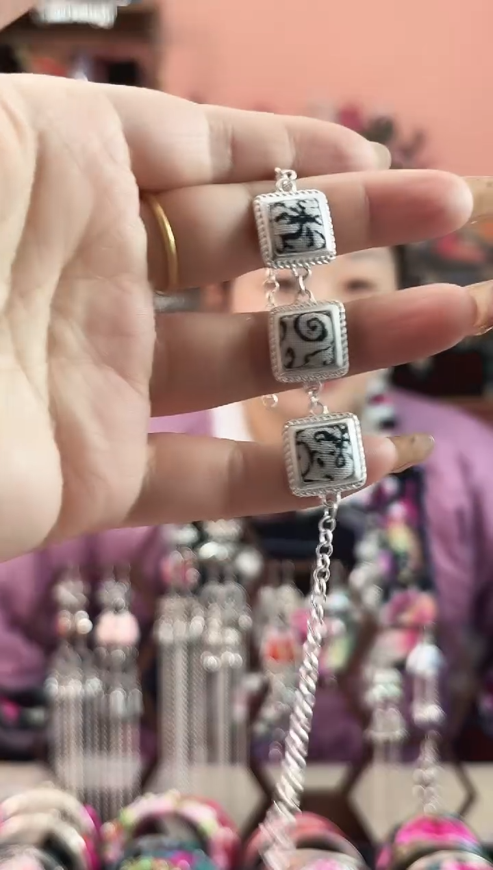 艺枝独绣手工饰品506