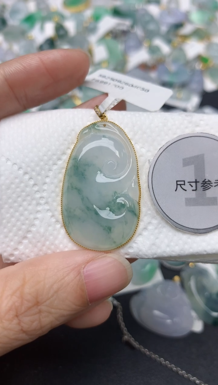 颈饰18K金镶嵌翡翠天然缅甸A货翡翠