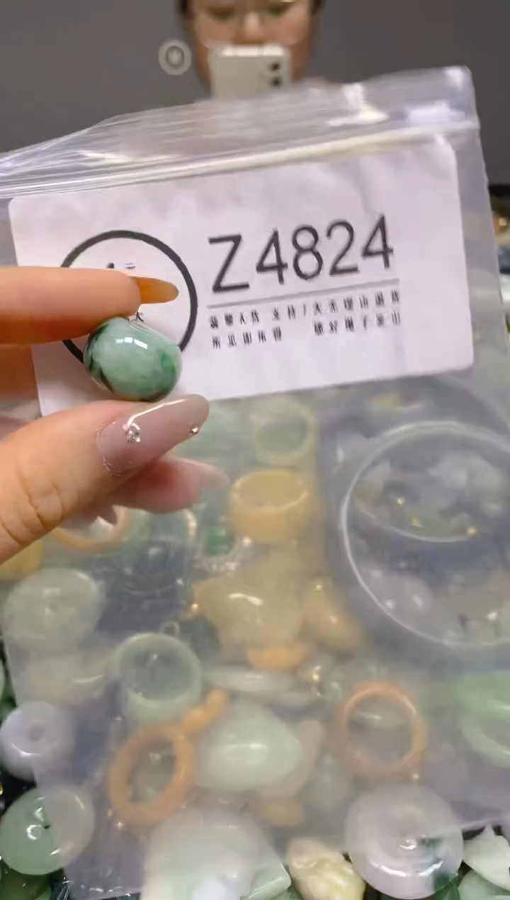 翡翠未镶嵌颈饰/Z/翡翠A货,1件也是批发价