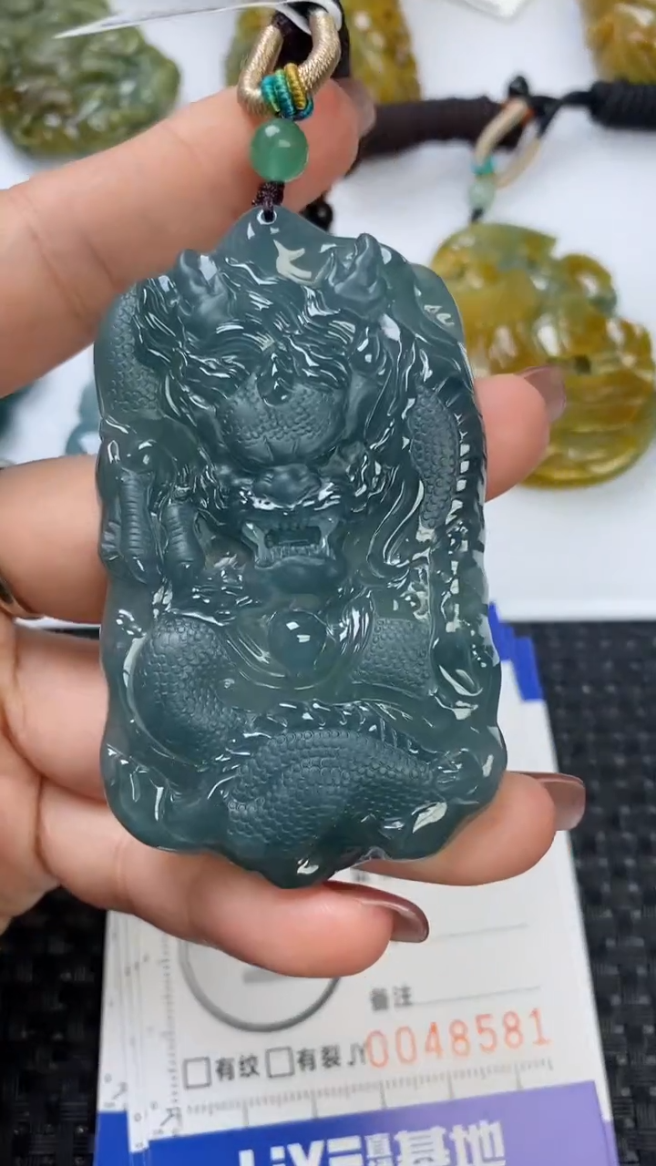 【闪购商品】翡翠颈饰未镶嵌1111111111111111