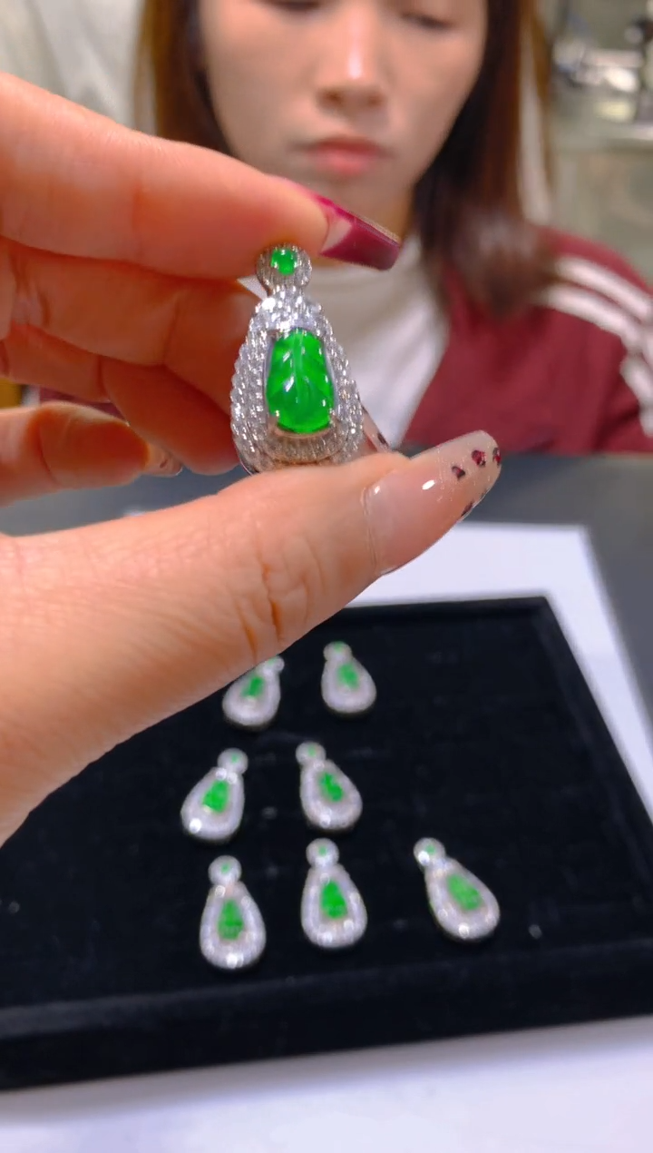 颈饰未镶嵌翡翠多样性发一