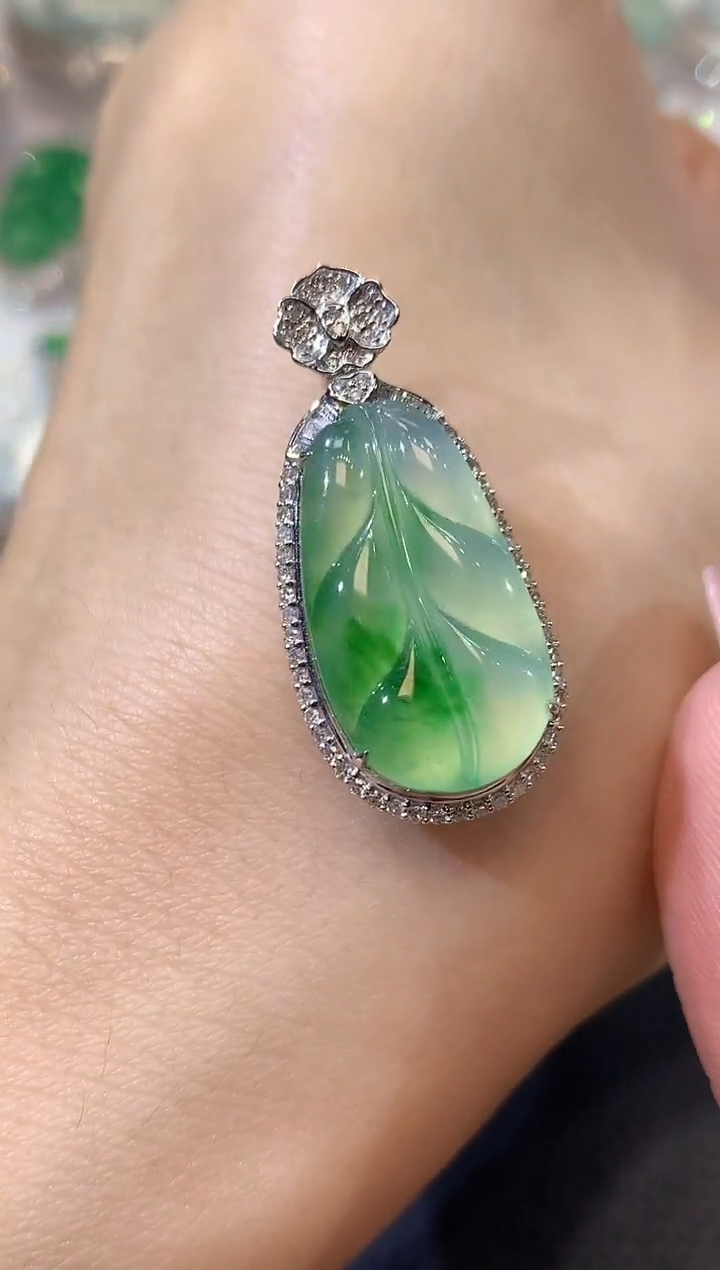 【闪购商品】翡翠吊坠(不含链)18K金镶嵌D29