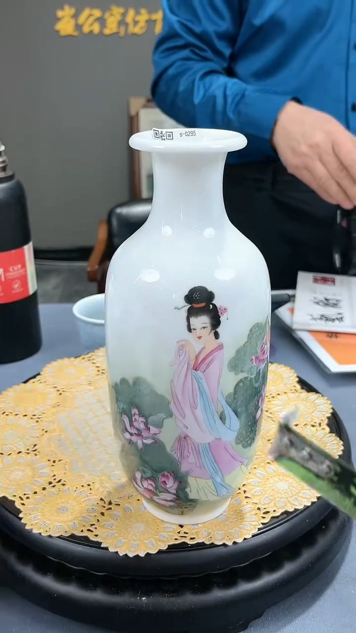 【闪购商品】官窑瓷画院933官窑瓷画院荷塘清韵赏瓶