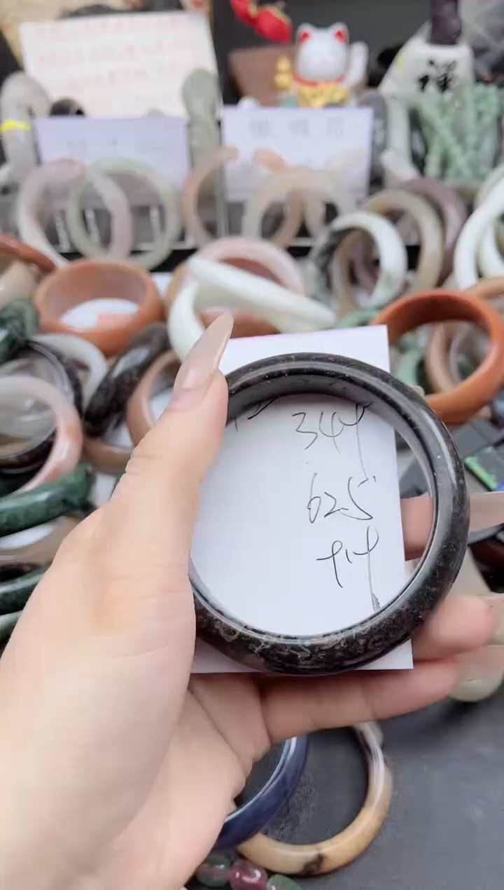 未镶嵌手镯石英质玉349