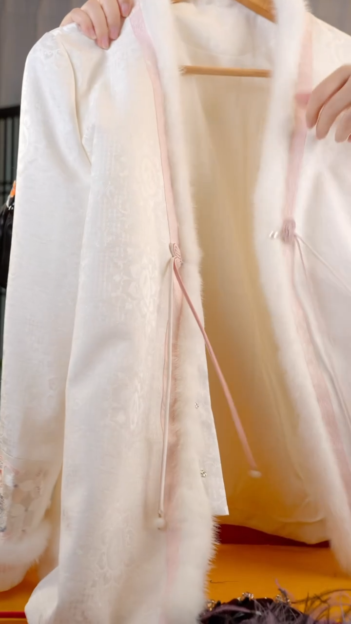 刺绣向**生非遗苏绣绒花手工饰品XL