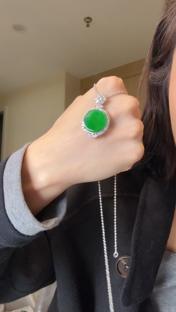 【闪购商品】翡翠吊坠(不含链)银S925镶嵌天然翡翠吊坠