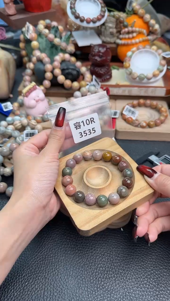 【闪购商品】石英质玉手链未镶嵌10R3535