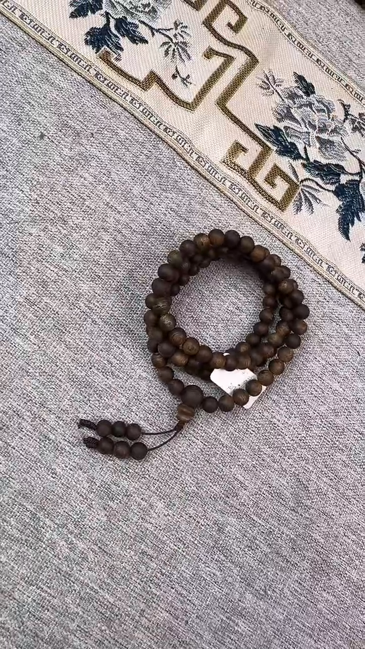 【闪购商品】沉香手串20克+张勺子多样性发货一条    