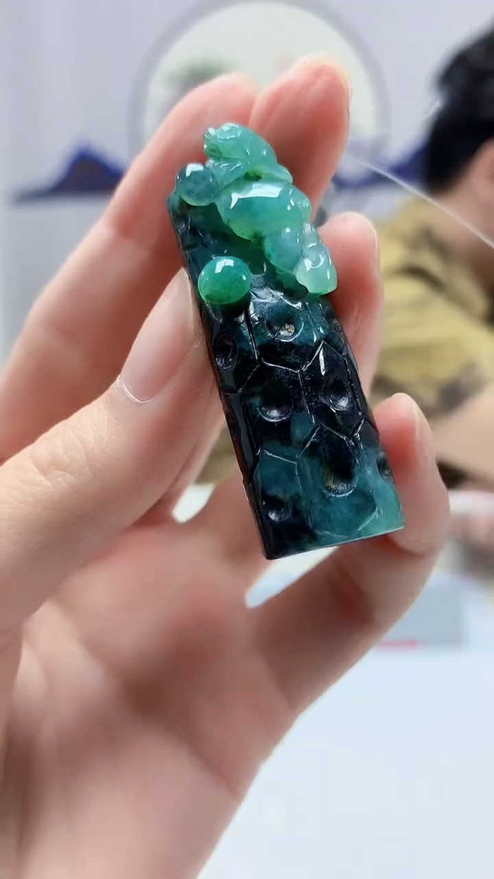 【闪购商品】定制翡翠未镶嵌4688zm-毛货挂件203孤木逢春