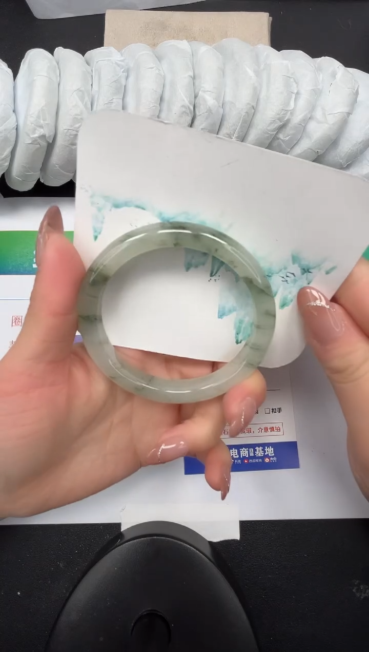 【闪购商品】石英质玉手镯合金171-58.6