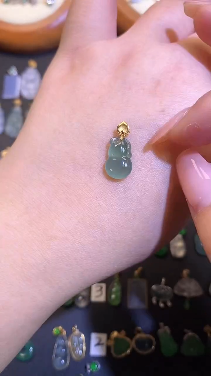 【闪购商品】翡翠吊坠(不含链)18K金镶嵌1